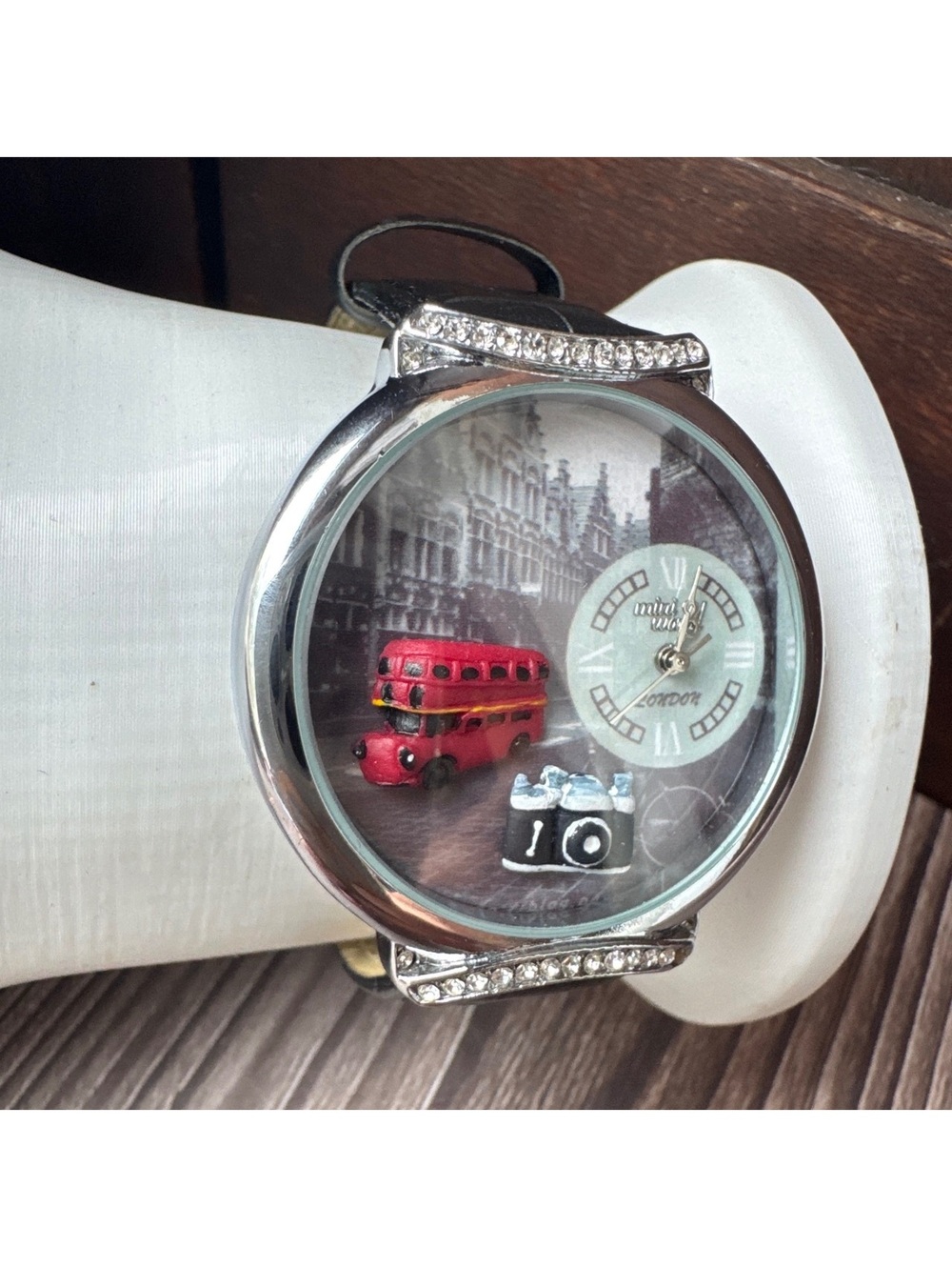 London Double Decker Bus 3D Quartz Watch Mini World New Battery Rhinestone